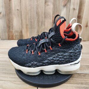 Nike Lebron Witness XV 15 GS Grafitti Womens size 7 (5.5Y) Basketball Shoes